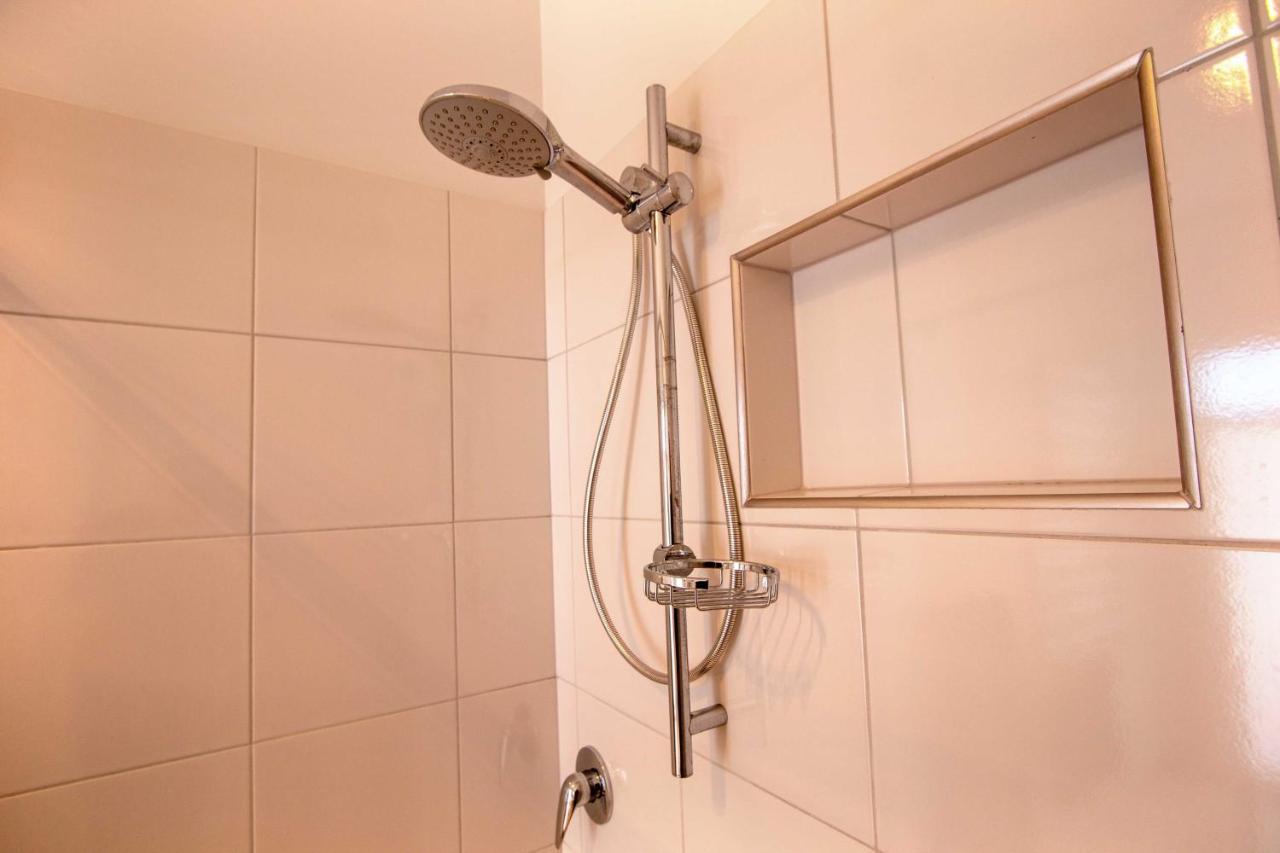 Coorong Island Retreat - Farm Stay At Pet Friendly Property Meningie Exterior photo
