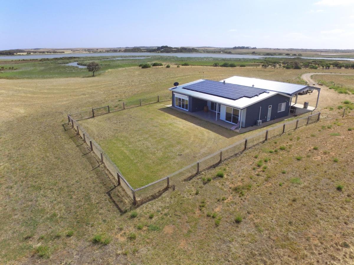 Coorong Island Retreat - Farm Stay At Pet Friendly Property Meningie Exterior photo