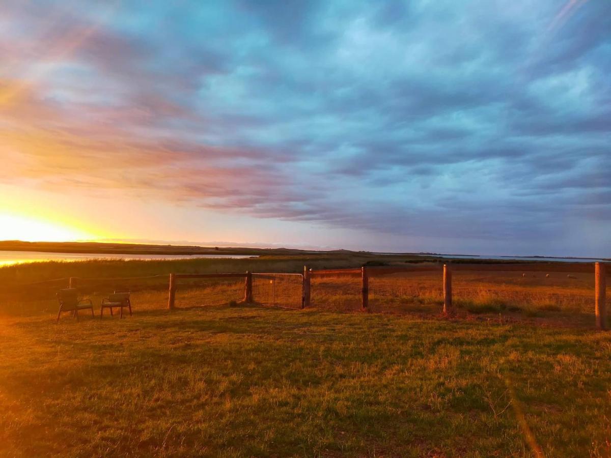 Coorong Island Retreat - Farm Stay At Pet Friendly Property Meningie Exterior photo