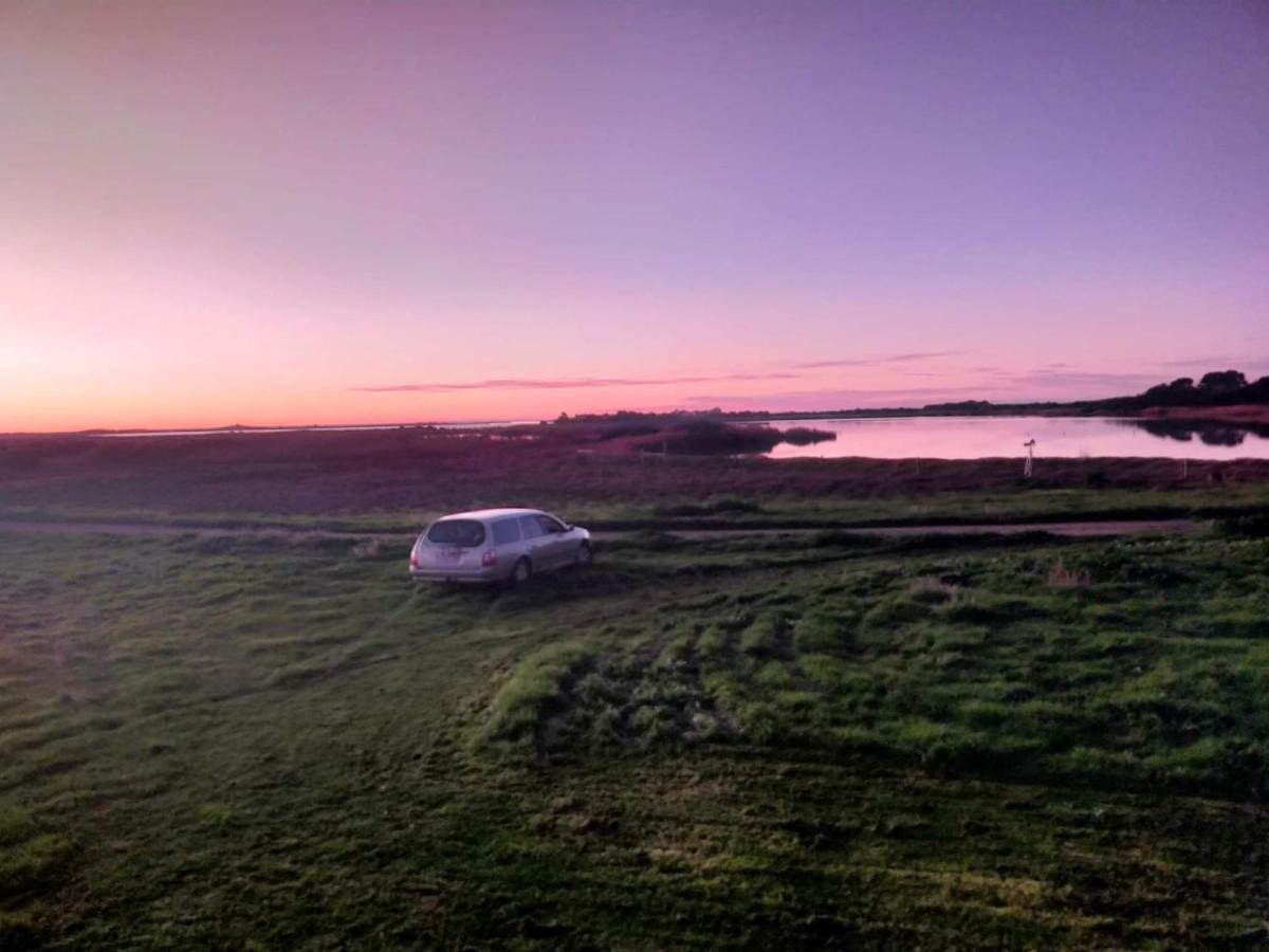 Coorong Island Retreat - Farm Stay At Pet Friendly Property Meningie Exterior photo